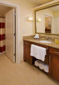 Hotel By Marriott Airport At Cascade Station 3*